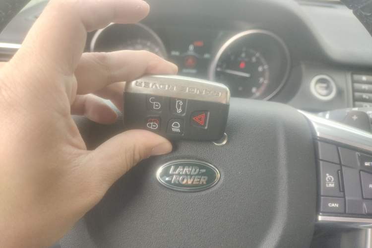 Used Land Rover Discovery Sport 2019 240 PS SE Version China VI Standard Vehicle Key