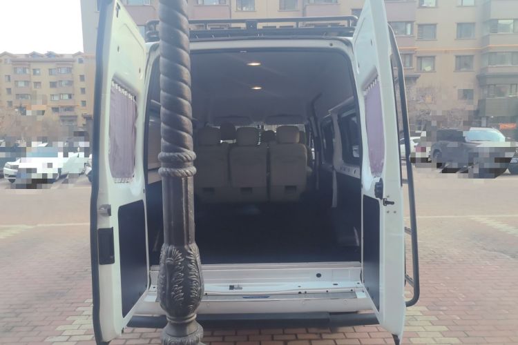 Used JMC Fushun 2023 2.0T Automatic Mid-Range High-Roof Commercial Multi-Purpose Passenger Vehicle with 6 Seats Trunk