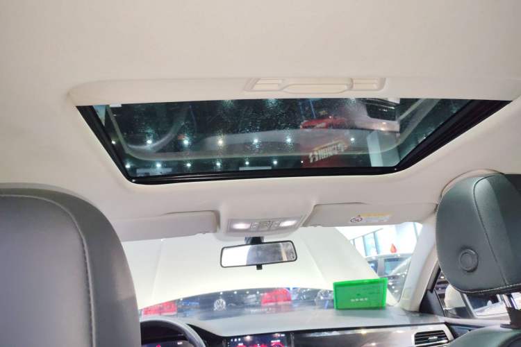 Used Volkswagen Lavida 2022 1.5L Automatic Comfort Edition Headliner