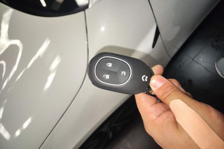 Used Nio ET5 2025 75 kWh Vehicle Key