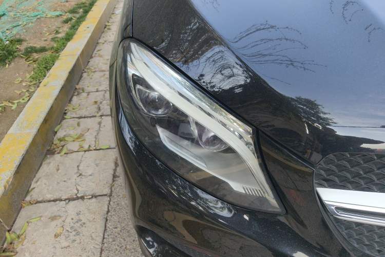 Used Mercedes-Benz GLE Coupe 2017 GLE 400 4MATIC Coupe SUV Exterior 3