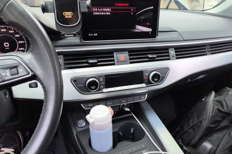 Used Audi A4L 2018 30th Anniversary Edition 40 TFSI Fashion Model Audio And AC Panel