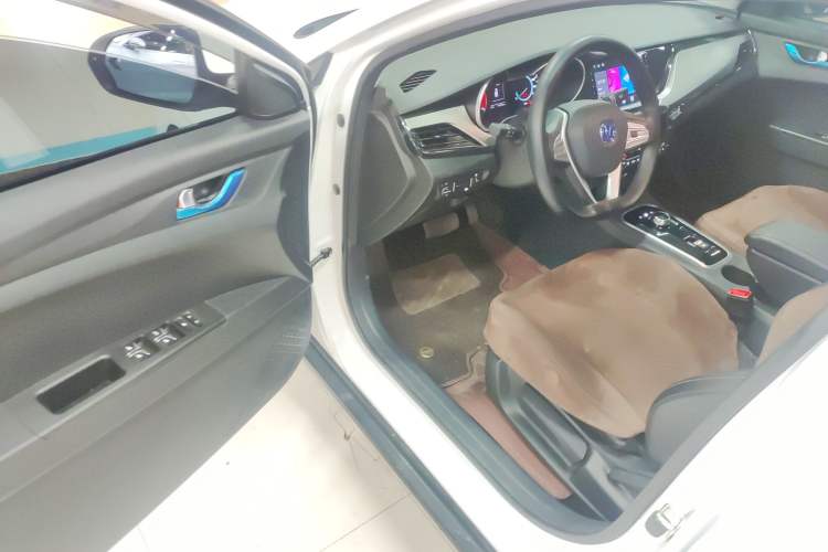 Used Changan Eado New Energy 2022 EV460 Smart Ride-Hailing Edition – Lithium Iron Phosphate