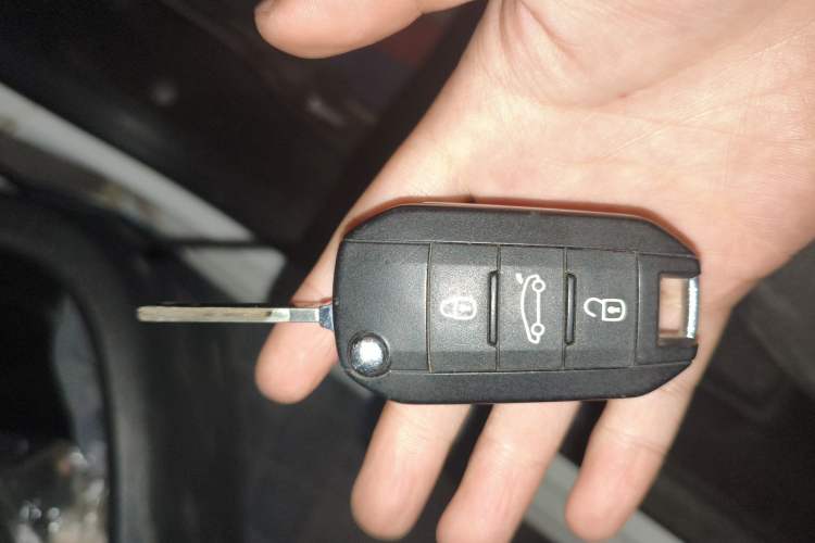 Used Peugeot 301 2016 1.6L Manual Comfort Edition
