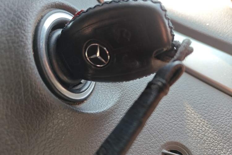 Used Mercedes-Benz Vito 2010 2.5L Elite Edition Vehicle Key