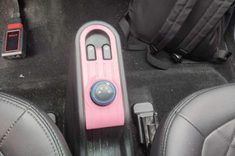 Used Wuling Hongguang MINIEV 2020 Enjoyment Model Lithium Iron Phosphate Gear Lever