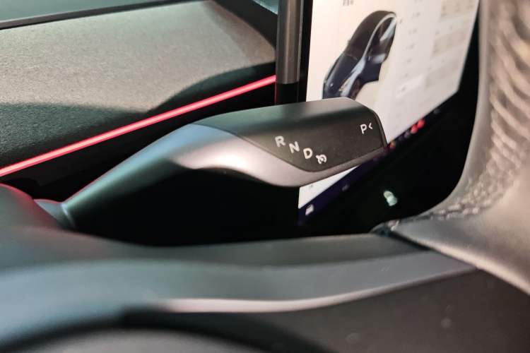 Used Tesla Model Y 2024 Long-Range All-Wheel-Drive Version