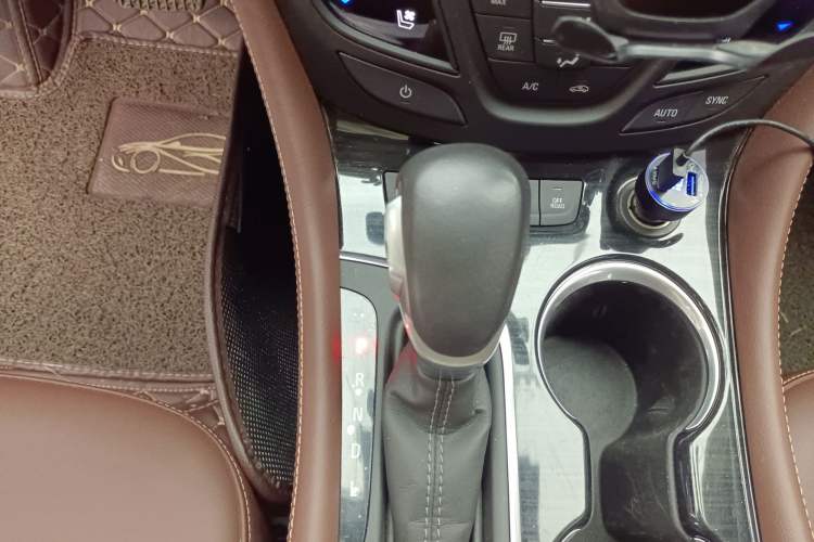 Used Buick Envision 2019 28T All-Wheel-Drive Versatile Sport Flagship Model China VI Standard Gear Lever