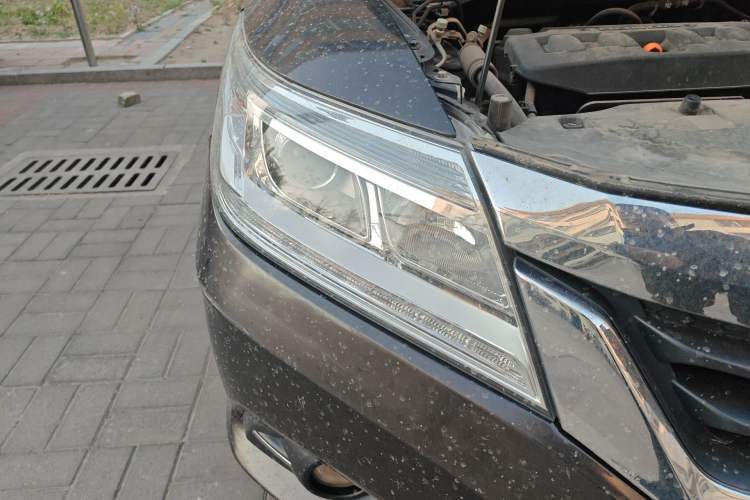 Used Honda Crider 2015 1.8L automatic luxury edition
