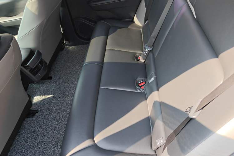 Used Toyota bZ3 2023 517 km Elite PRO Left Rear Seat