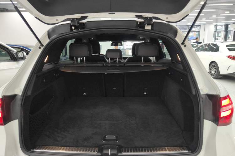 Used Mercedes-Benz GLC 2018 GLC 260 4MATIC Luxury Model