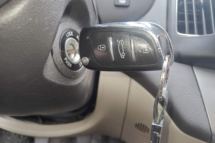 Used Hyundai Celesta 2011 1.6L Manual Comfort Edition
