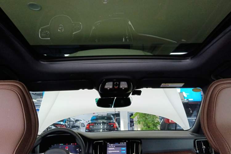 Used Volvo V60 2024 B5 Zhiyuan Luxury Edition
