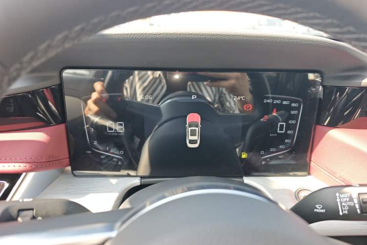 Used Hongqi H5 2025 1.5T DCT Qiyun 500 000th Unit Commemorative Edition Instrument Cluster