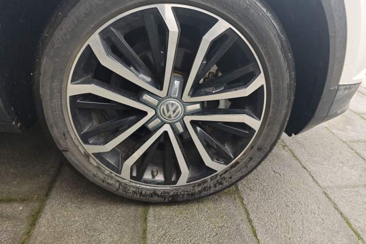 Used Volkswagen T-ROC 2020 280TSI DSG Two-Wheel Drive Comfort Version Right Front Wheel Hub