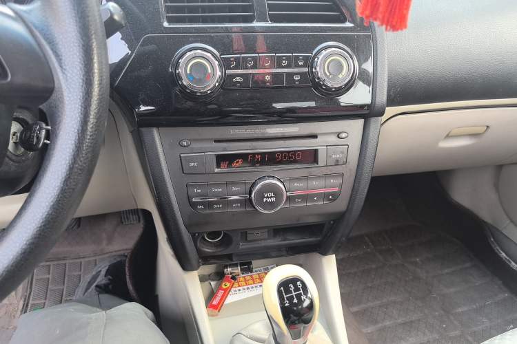 Used Soueast V3 Lingyue 2012 1.5L Manual Comfort Edition Audio And AC Panel