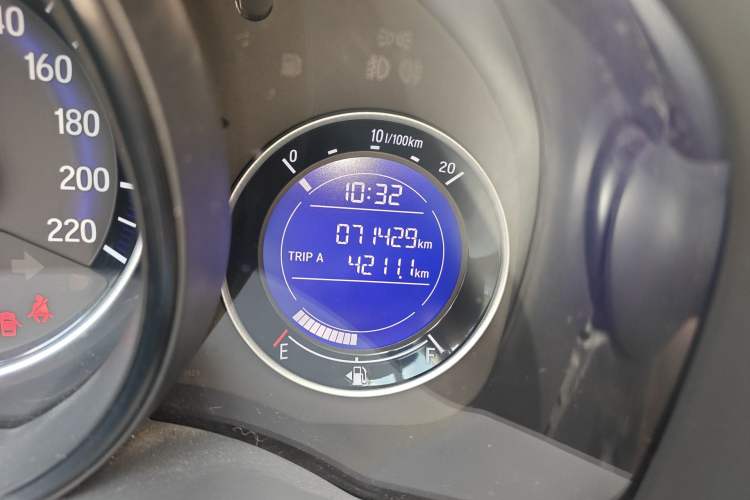 Used Honda Fit 2016 1.5L LXS CVT Comfort Sunroof Version Odometer Close Up