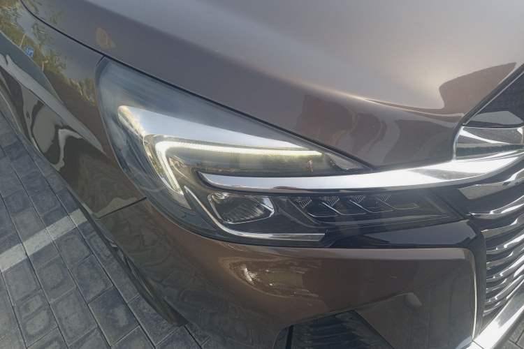 Used Buick GL8 2023 Land Executive Class Comfort Model