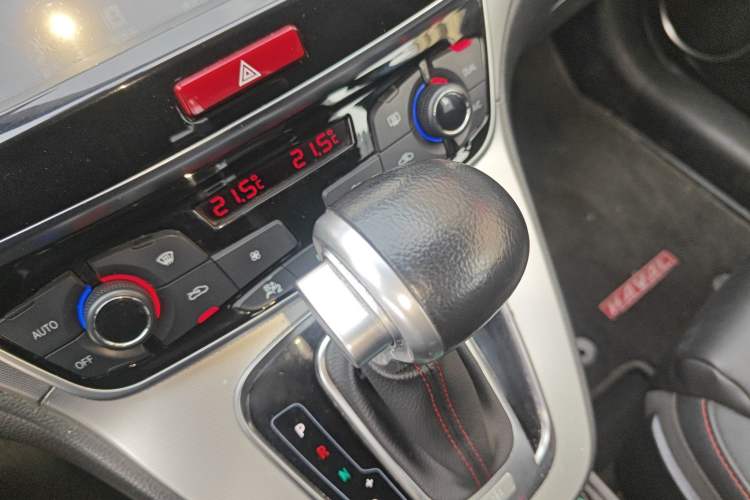 Used Haval H6 2015 Sport Edition 1.5T Automatic Two-Wheel Drive Luxury Model
