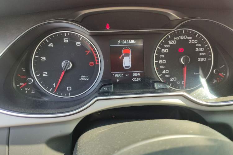 Used Audi A4 2014 40 TFSI allroad quattro plus version
