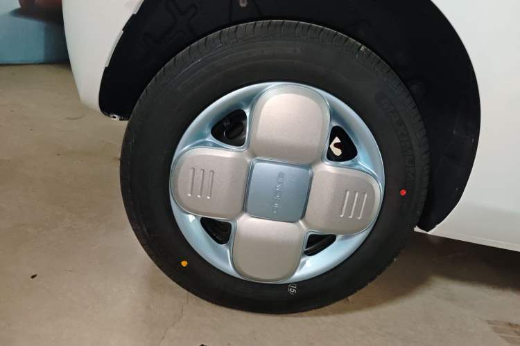 Used Geely Galaxy Panda 2024 Panda Mini 200km Endurance Bear Right Rear Wheel Hub