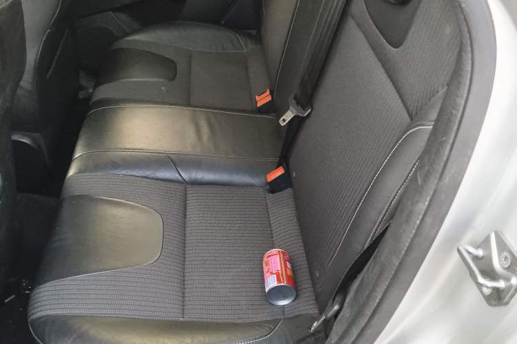 Used Ford Focus 2012 Sedan 1.6L Automatic Fashion Edition
