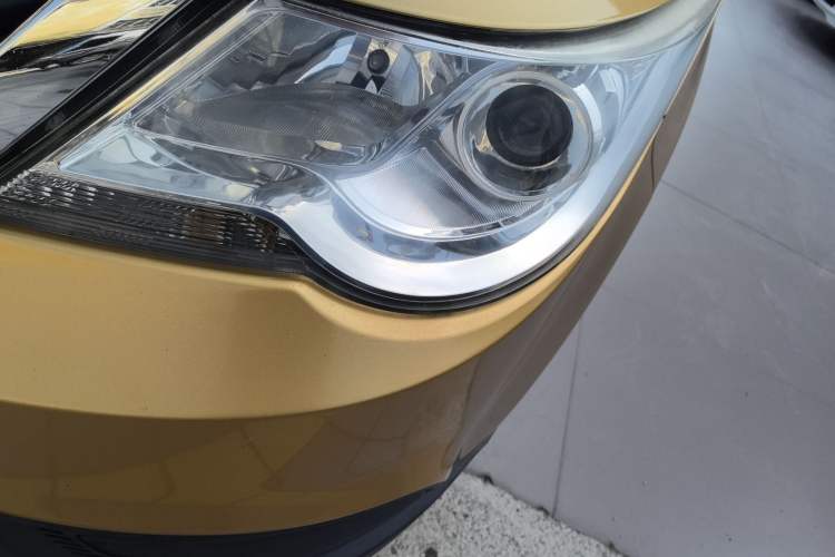 Used Baojun 730 2014 1.5L manual standard trim 7 seats Left Front Headlight