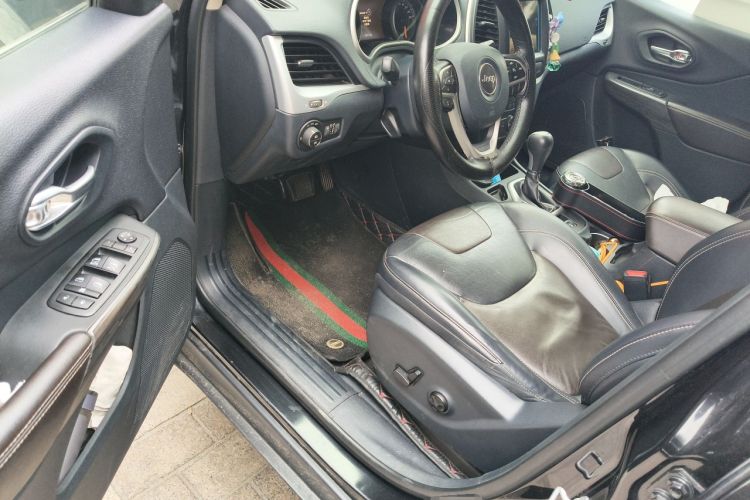 Used Jeep Cherokee 2017 2.0L Superior Edition