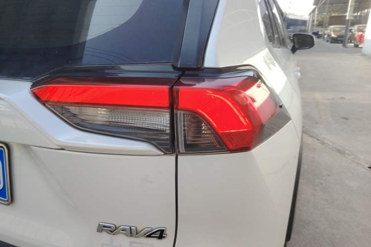 Used Toyota RAV4 2021 2.0L CVT Two-Wheel Drive Fashion PLUS Edition