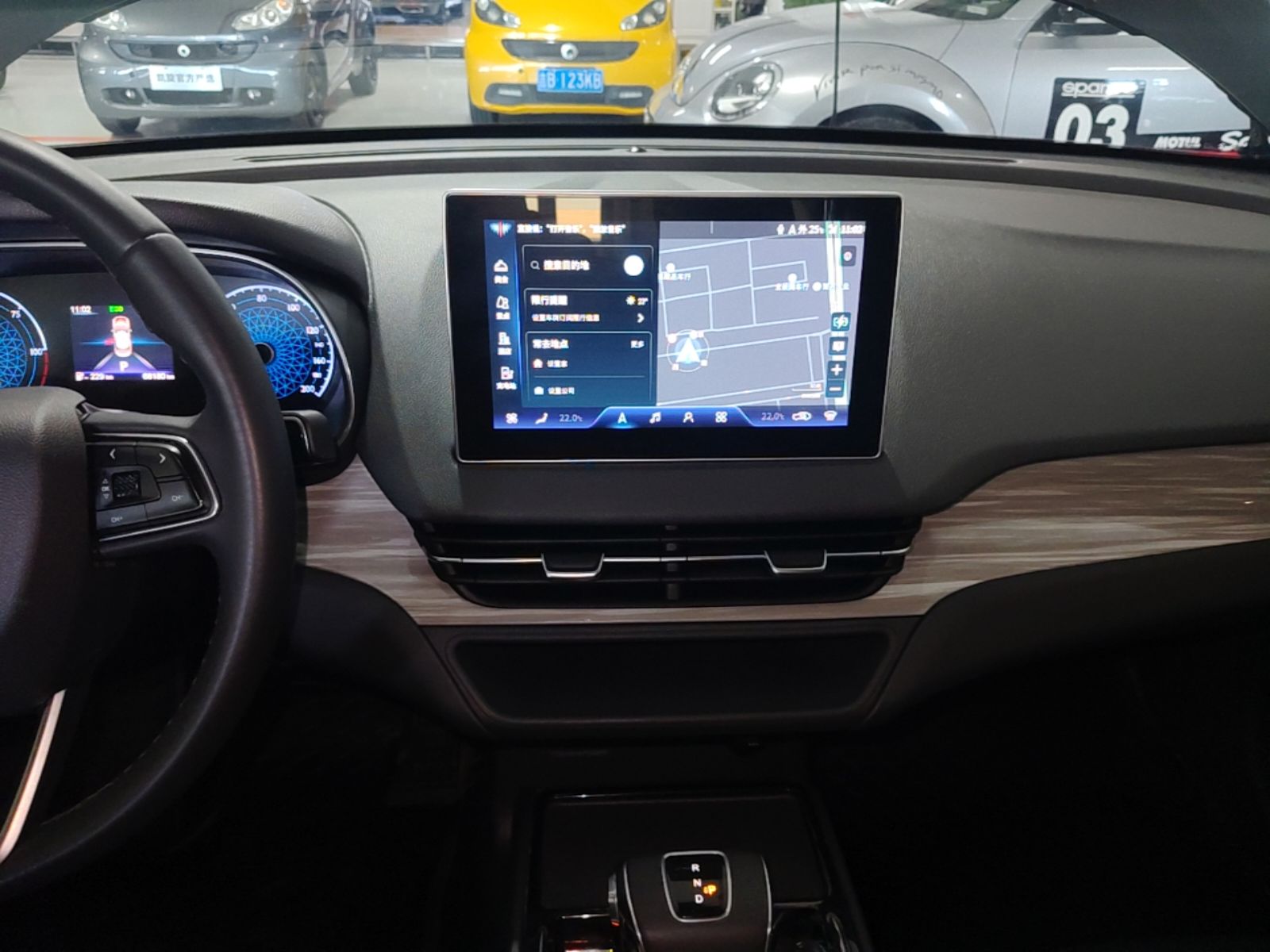 Hongqi E-QM5 2024 610 km PLUS — снимка 15