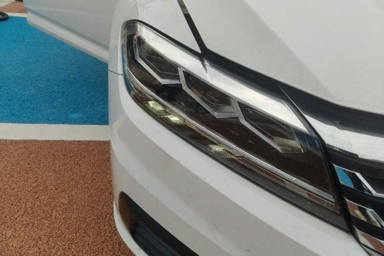 Used Volkswagen Lavida 2022 1.5L Automatic Fashion Edition Right Front Headlight