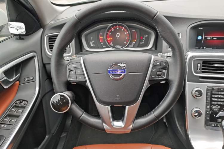 Used Volvo V60 2017 T5 Zhiya Edition China V Standard