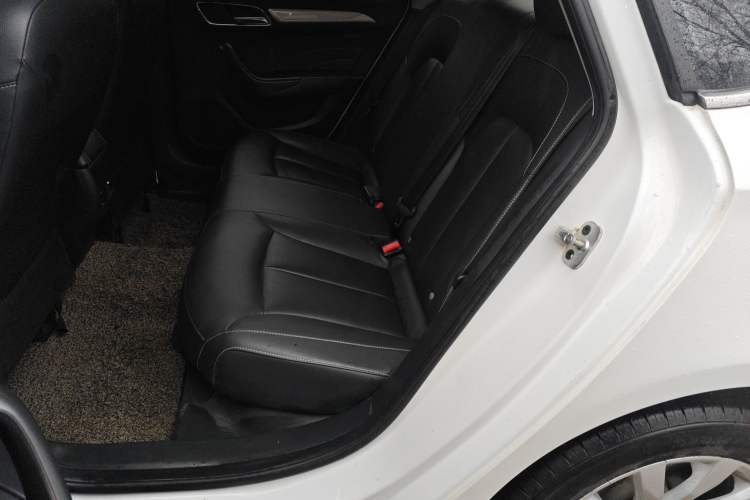 Used Roewe i6 New Energy 2017 45T Hybrid Connect & Smart Enjoyment Edition
