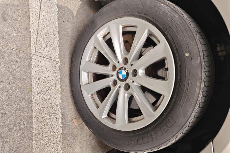 Used BMW 5 Series 2014 520Li Elegant Model
