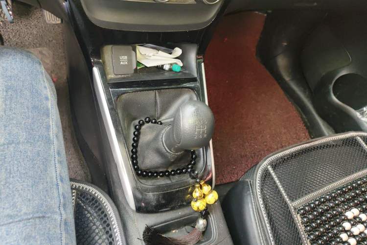 Used Nissan Sylphy 2016 1.6 XL Manual Luxury Edition Gear Lever