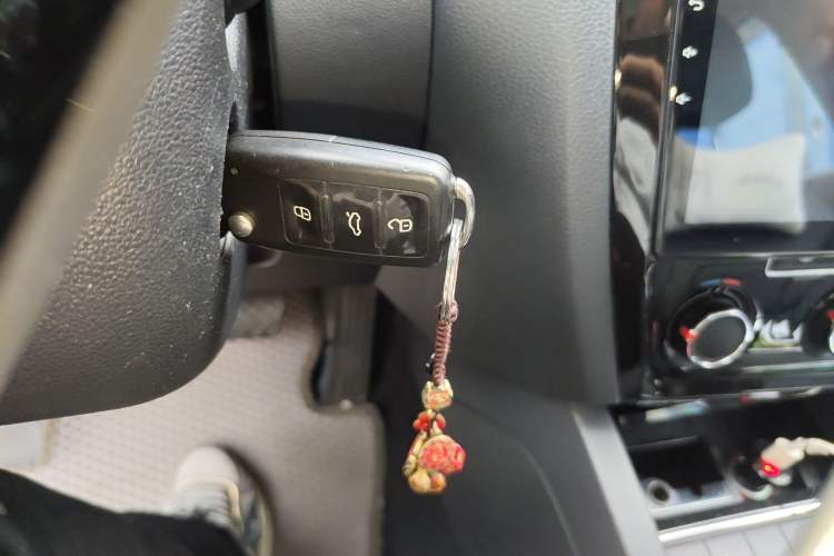 Used Volkswagen Sagitar 2016 230TSI 25th Anniversary Edition Vehicle Key