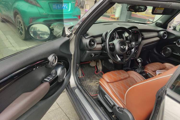 Used MINI 2017 1.5T COOPER CABRIO Freedom Edition Driver Seat