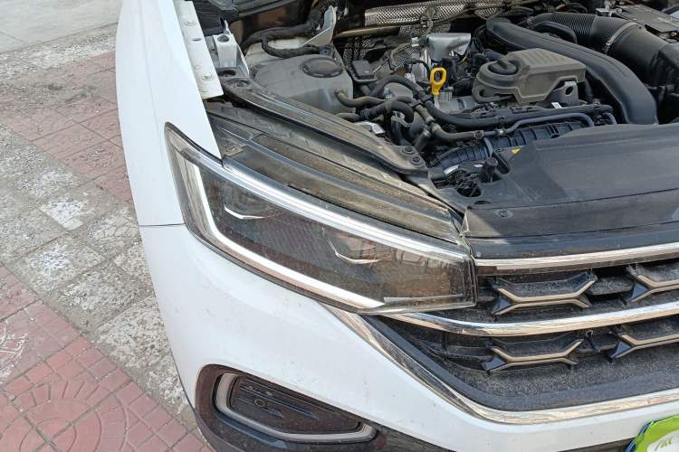 Used Volkswagen Tayron 2024 300TSI Two-Wheel-Drive Luxury Plus Advanced Version Right Front Headlight