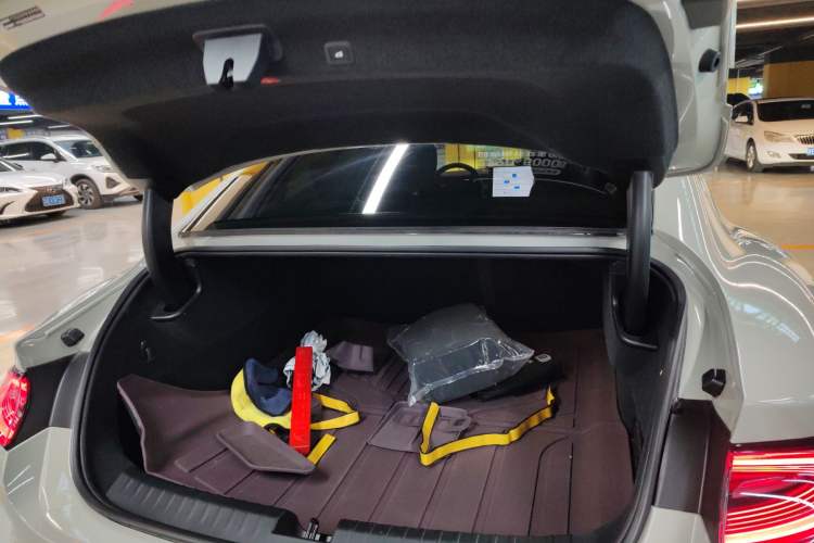 Used Xiaomi Auto SU7 2024 Rear-Drive Ultra-Long Range Advanced Pro-Level Intelligent Driving Version
