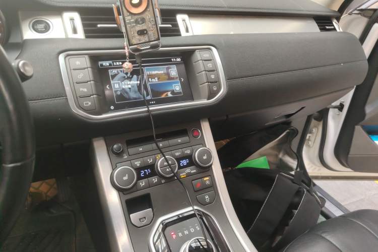 Used Land Rover Range Evoque 2016 2.0T SE Smart Glow Edition Audio And AC Panel