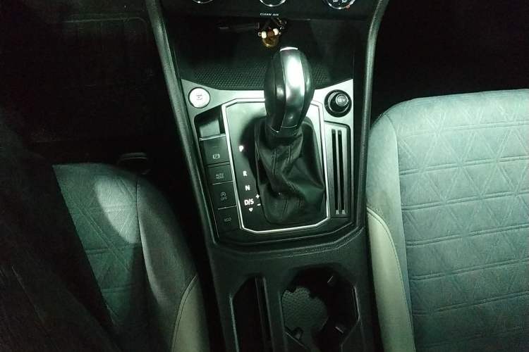 Used Volkswagen Lavida 2023 300TSI DSG Full-Comfort Edition Gear Lever