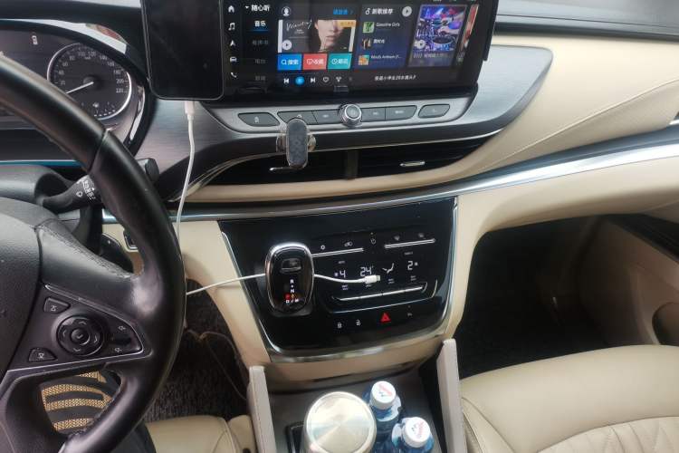 Used Buick GL8 2022 Land Business Class 652T Luxury Model Audio And AC Panel