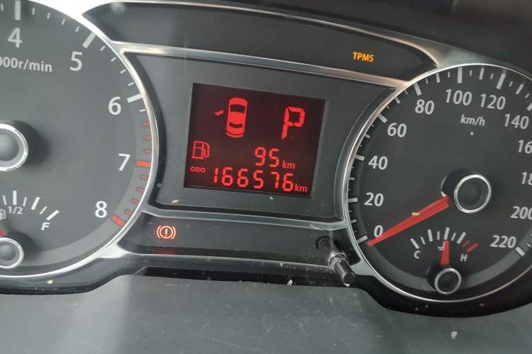 Used JAC Group J6 A30 2013 1.5L CVT Luxury Model China IV Standard