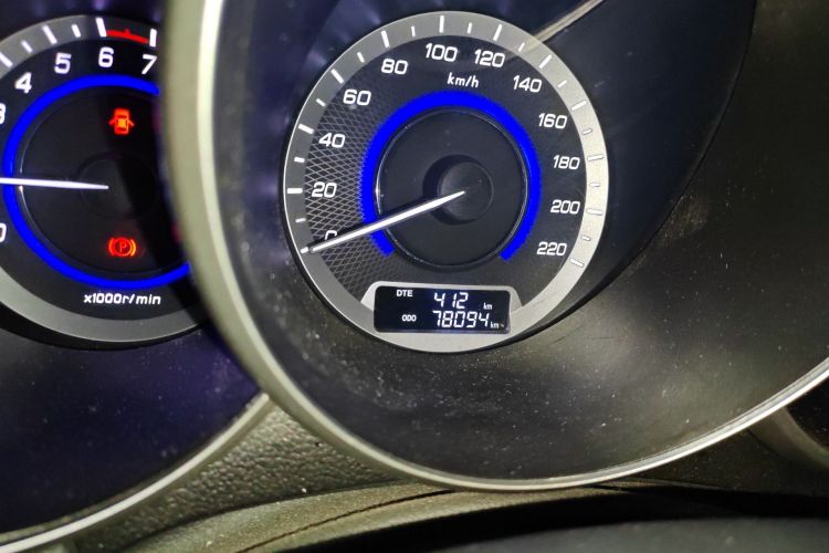 Used CHANGAN Eado 2015 1.6L Manual Luxury Model China IV Standard Odometer Close Up