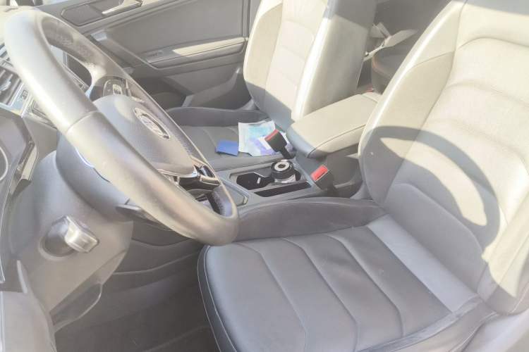 Used Volkswagen Tiguan L 2017 330TSI Automatic Two-Wheel Drive Luxury Edition Left Front Seat