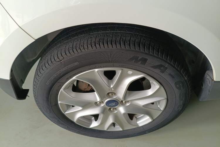 Used Ford EcoSport 2013 1.5L Automatic Fashion Model Exterior 4