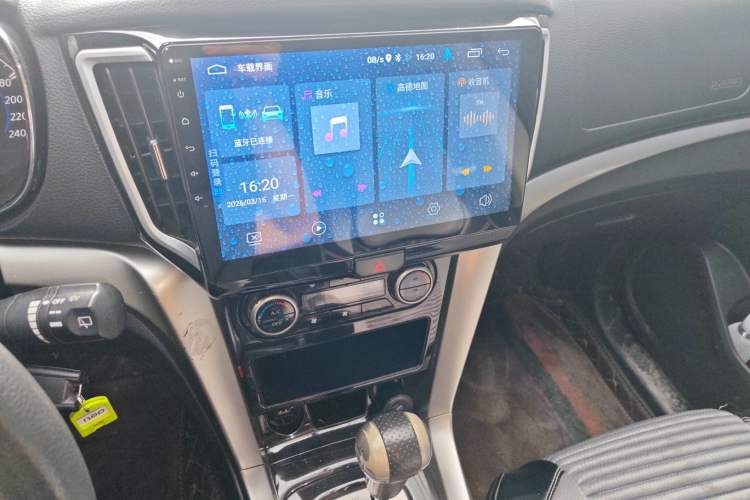 Used Venucia T70 2016 2.0L CVT Smart Edition Audio And AC Panel