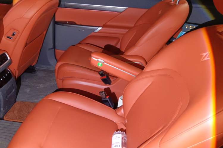 Used Dongfeng eπ eπ008 2024 636Max All-Electric Version 6 Seats