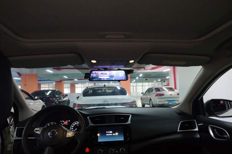 Used Nissan Sylphy 2019 1.6XV CVT Smart Connect Luxury Edition China VI Standard Headliner