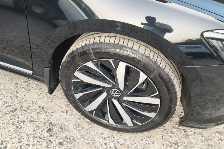 Used Volkswagen Passat 2025 Premium Version 380TSI Dragon Edition Right Front Wheel Hub